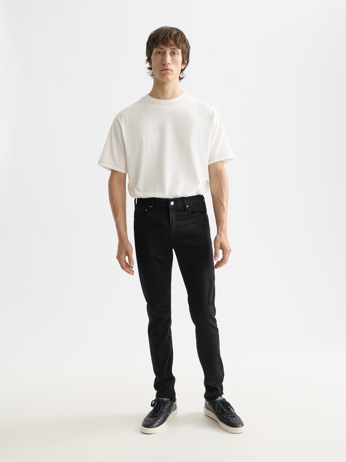 Essentials — Skim Skinny Jeans | Stay Black