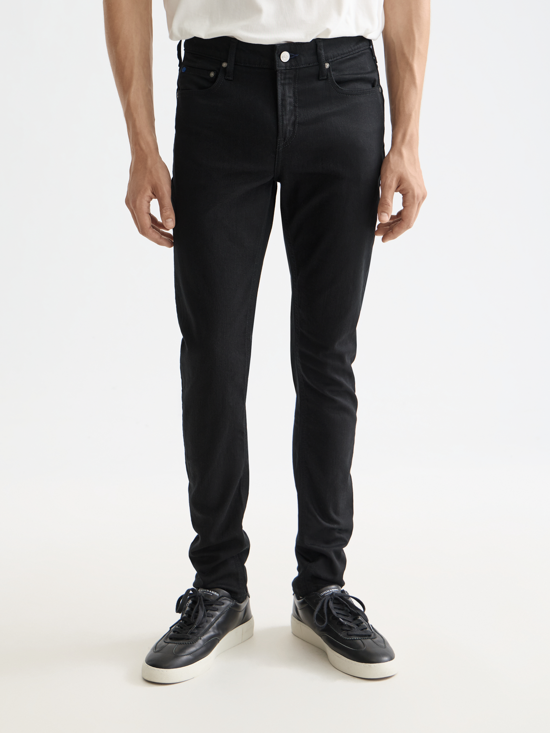 Essentials — Skim Skinny Jeans | Stay Black – Scotch & Soda