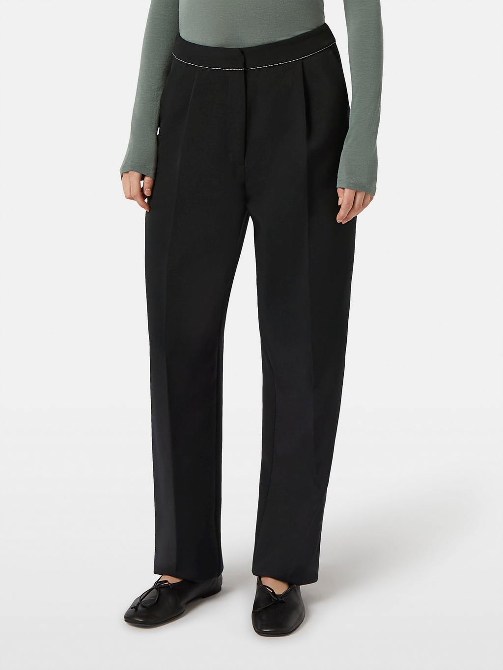 Robyn Relaxed Tapered Leg Pant
