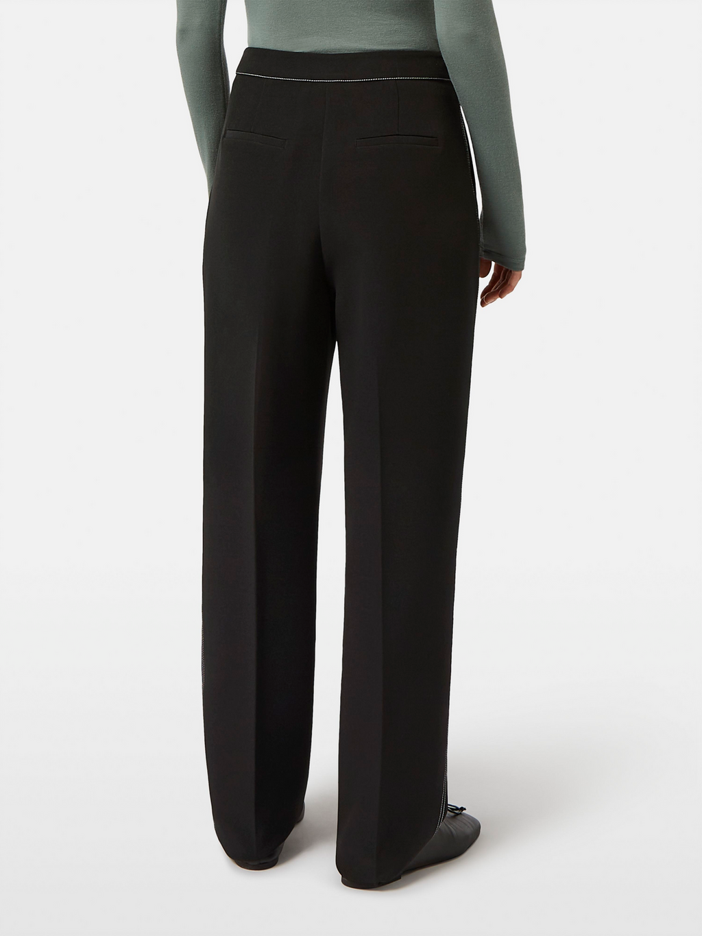 Robyn Relaxed Tapered Leg Pant
