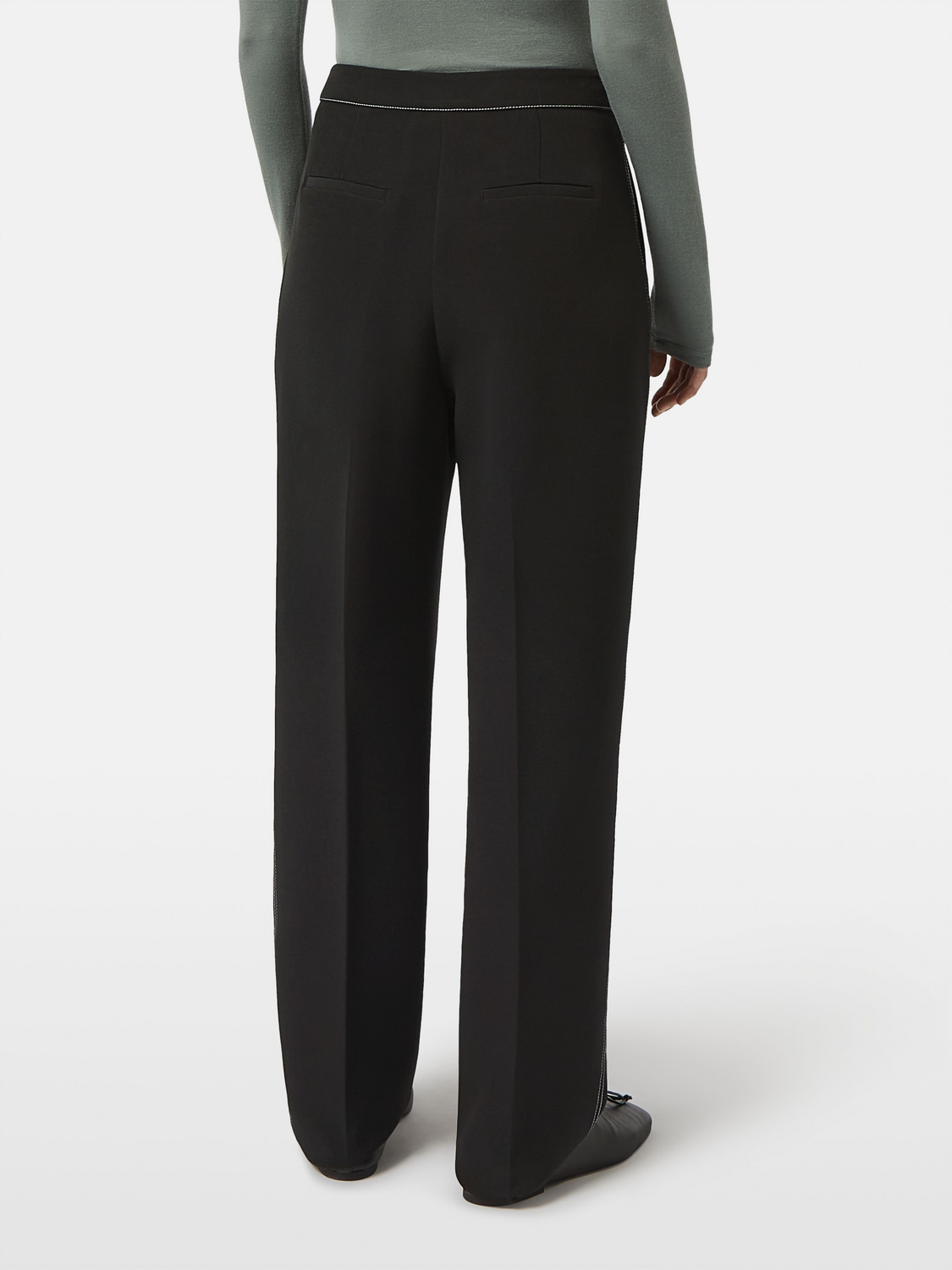 Robyn Relaxed Tapered Leg Pant