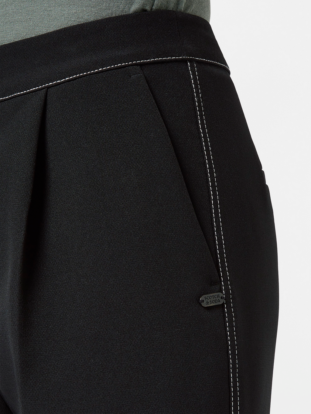 Robyn Relaxed Tapered Leg Pant