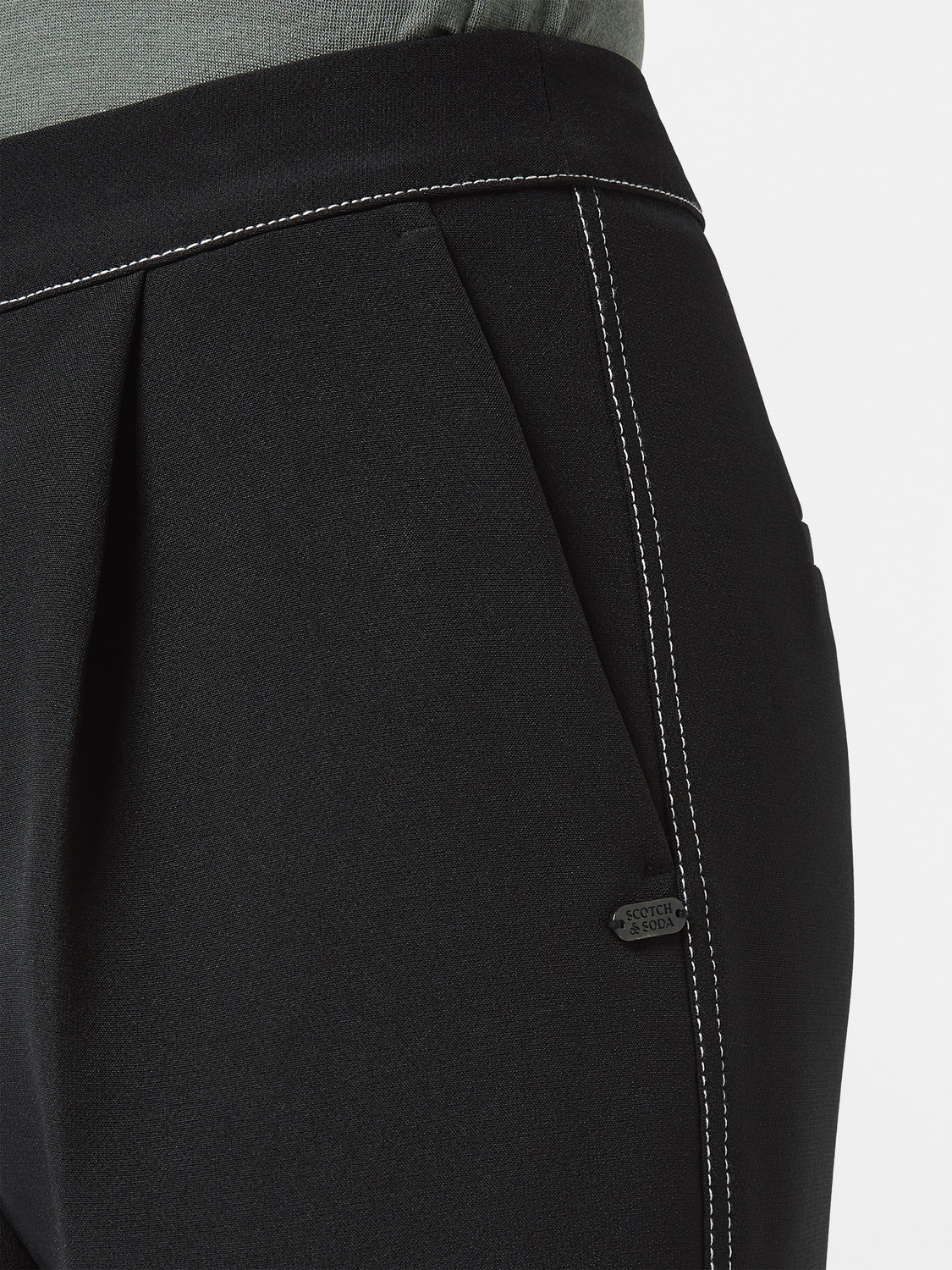 Robyn Relaxed Tapered Leg Pant