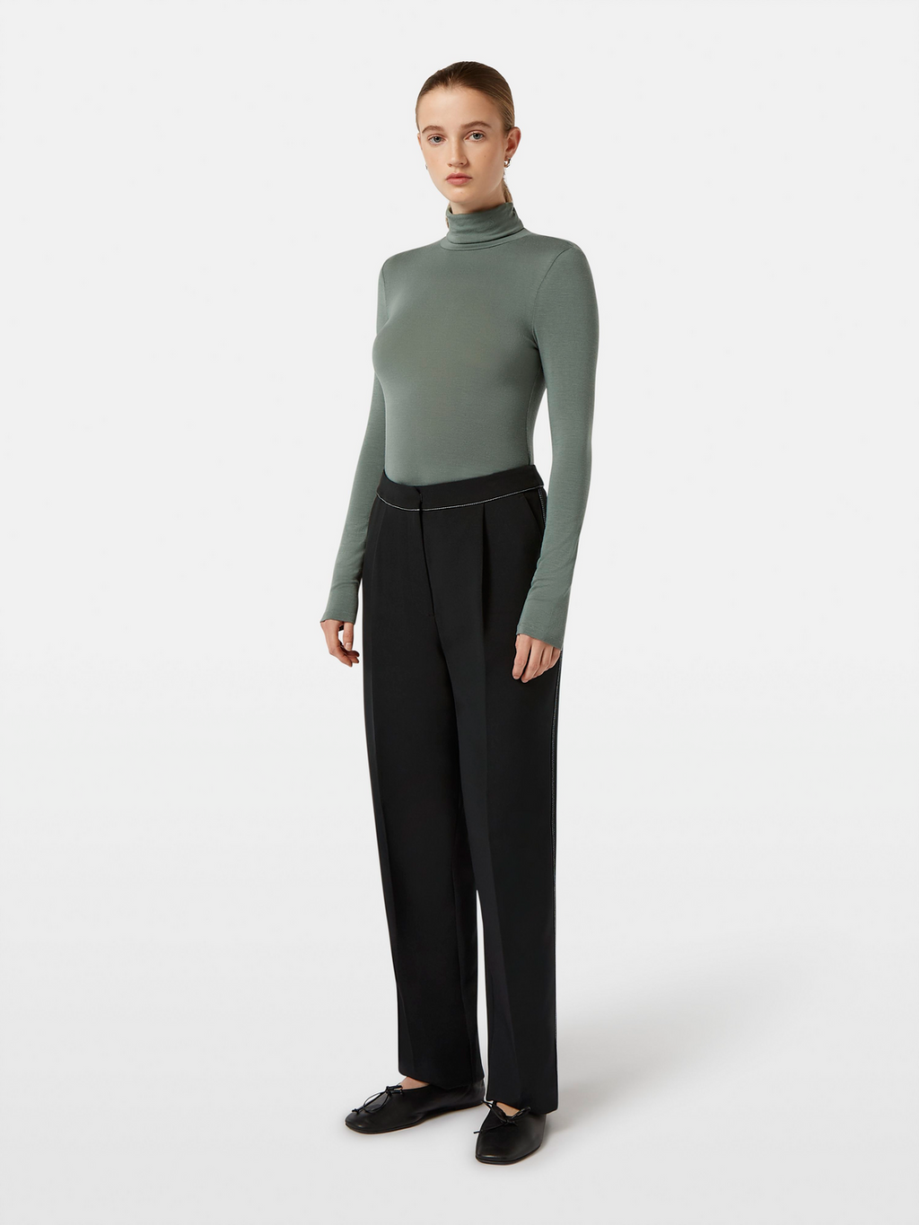 Robyn Relaxed Tapered Leg Pant