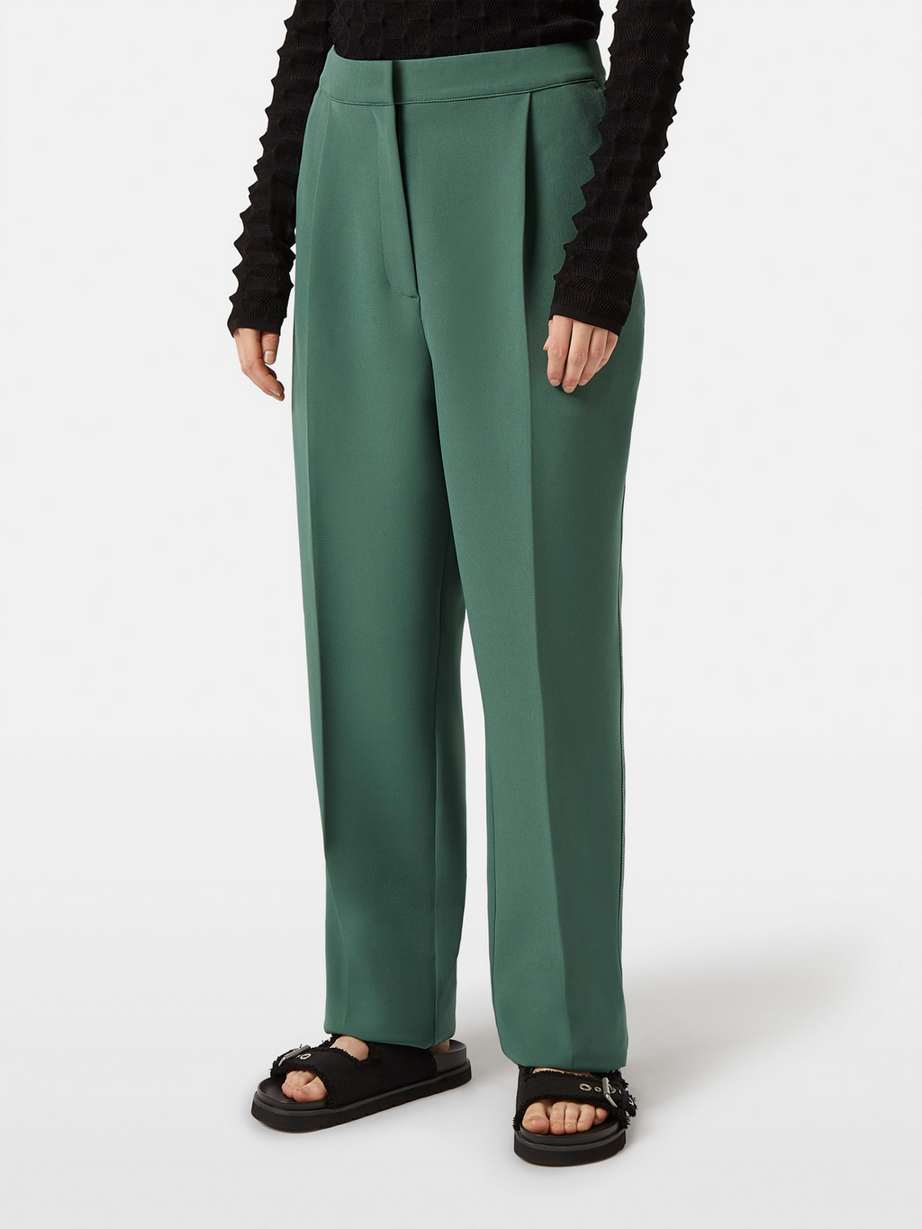 Robyn Relaxed Tapered Leg Pant