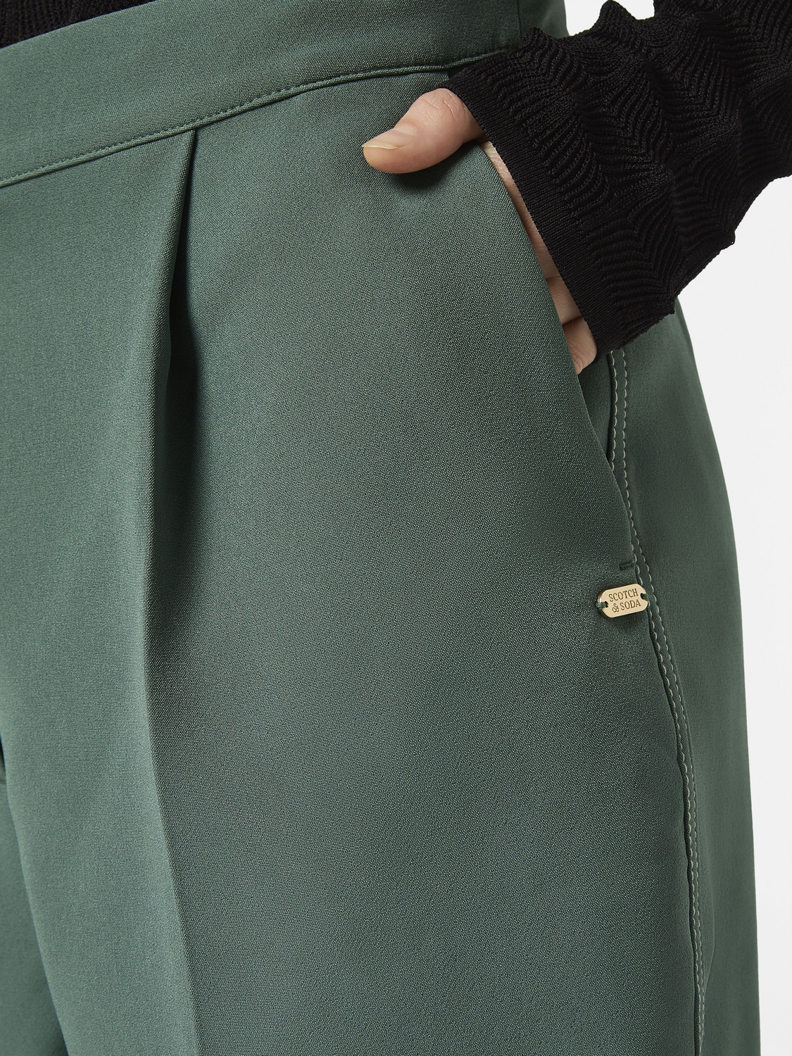 Robyn Relaxed Tapered Leg Pant