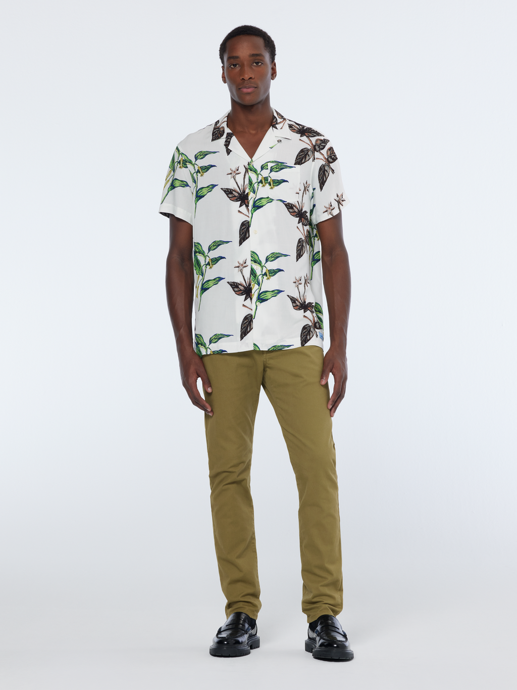 Leaf Printed Regular Fit Short Sleeve Shirt