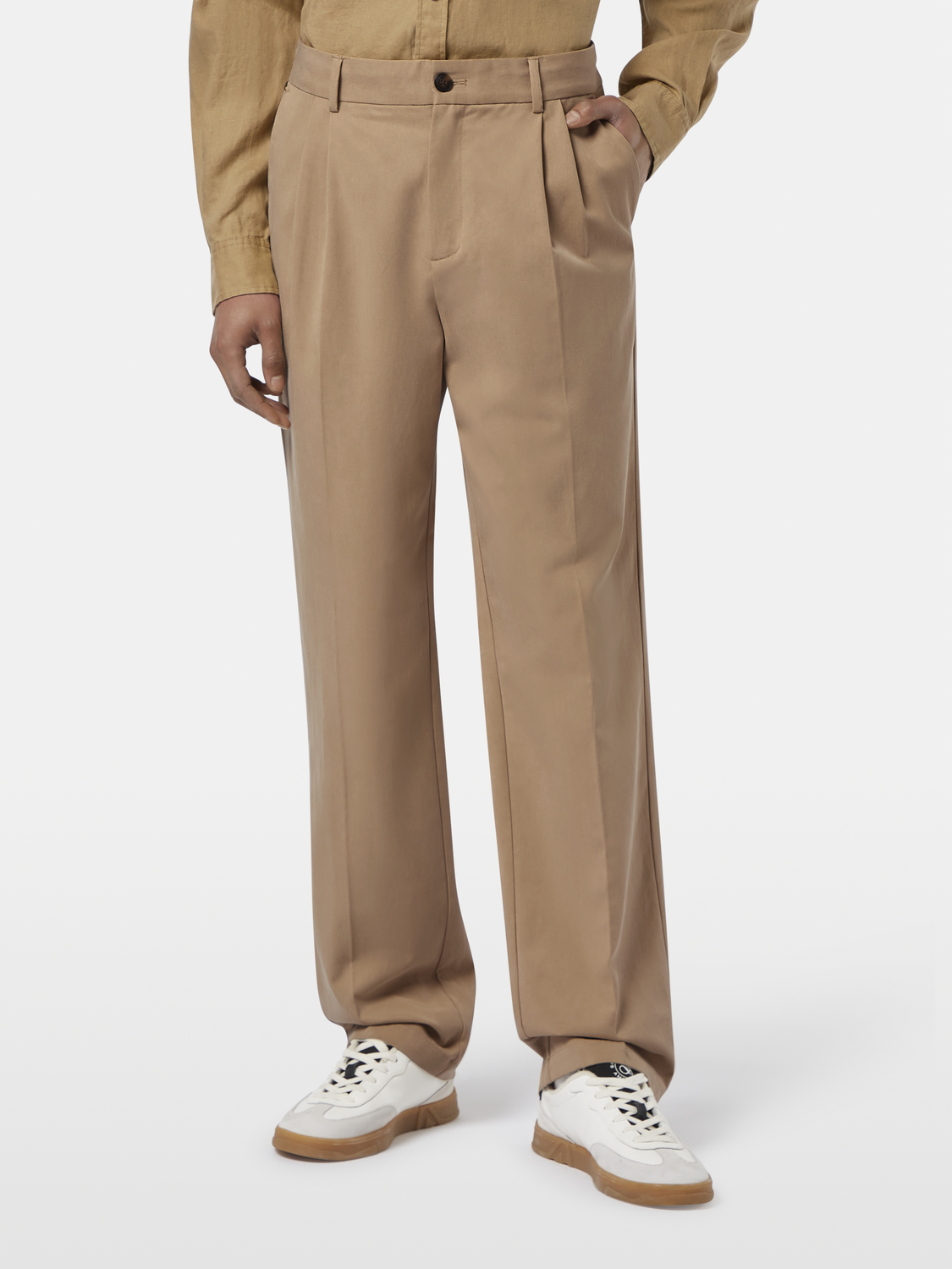 Pleated Cotton/Lyocell Twill Relaxed Straight Fit Chino