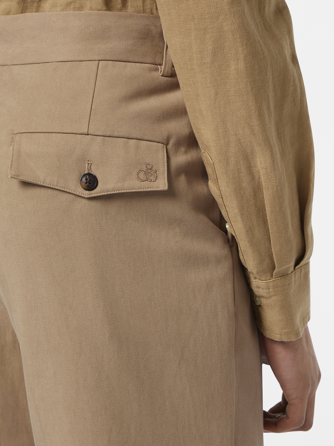 Pleated Cotton/Lyocell Twill Relaxed Straight Fit Chino