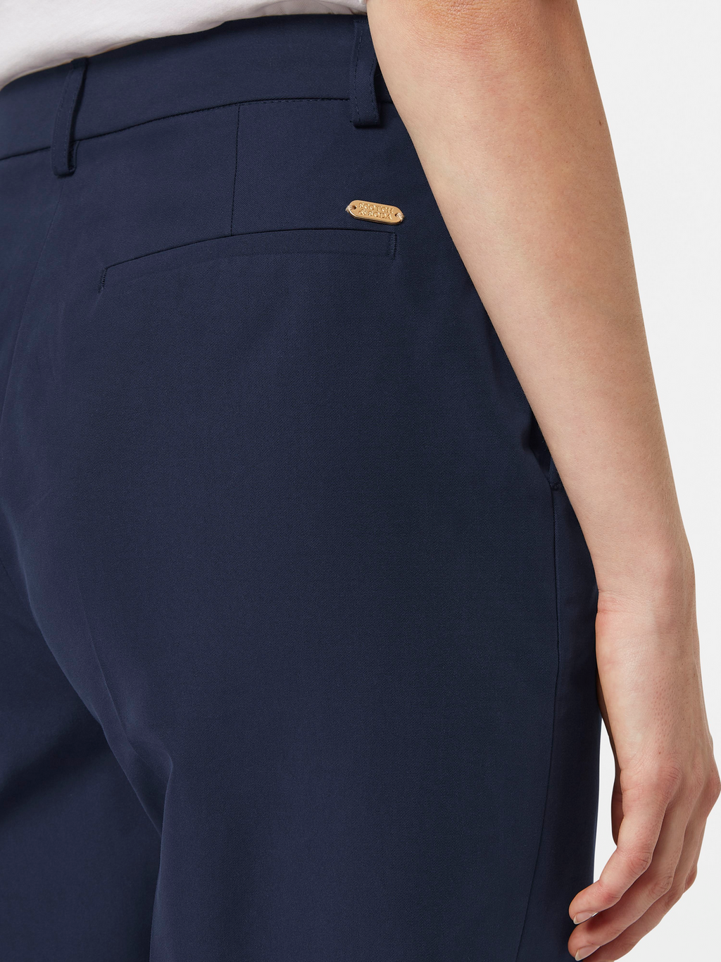 Robyn Relaxed Tapered Leg Gabardine Twill Pant