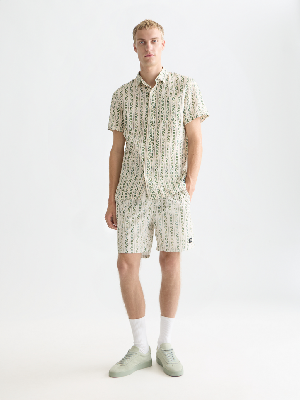 Printed Linen Regular-Fit Short-Sleeve Shirt