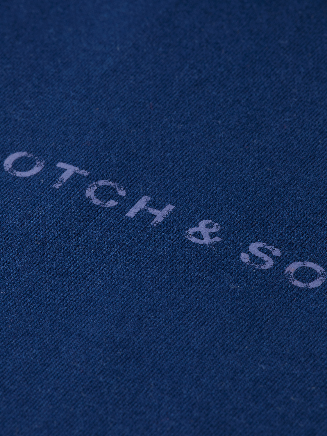 Seasonal Core Chest Artwork Relaxed-Fit T-Shirt