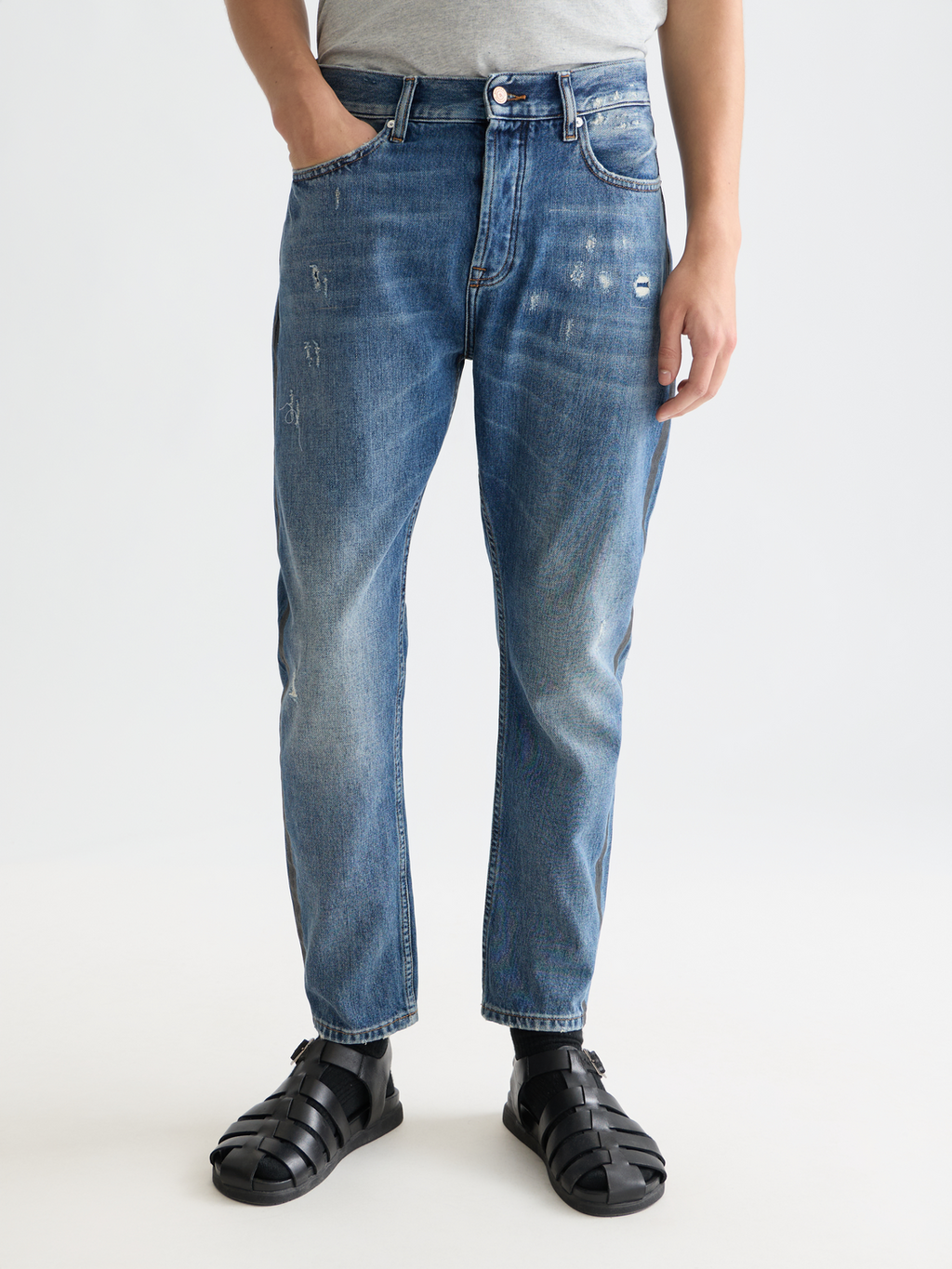 Dean Loose Tapered-Fit Jeans