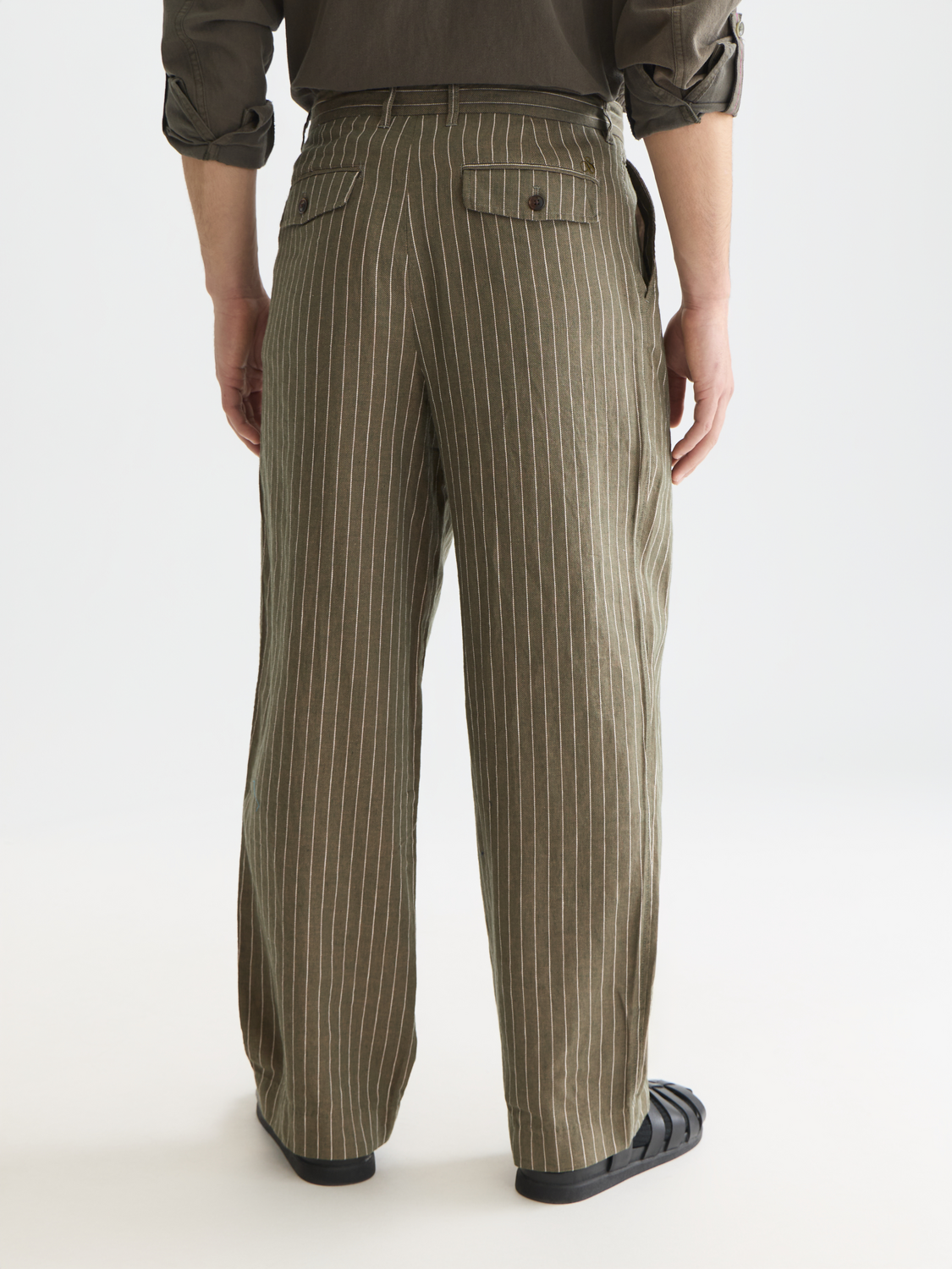 Pleated Pinstriped Cottonlinen Loose Straightfit Chino