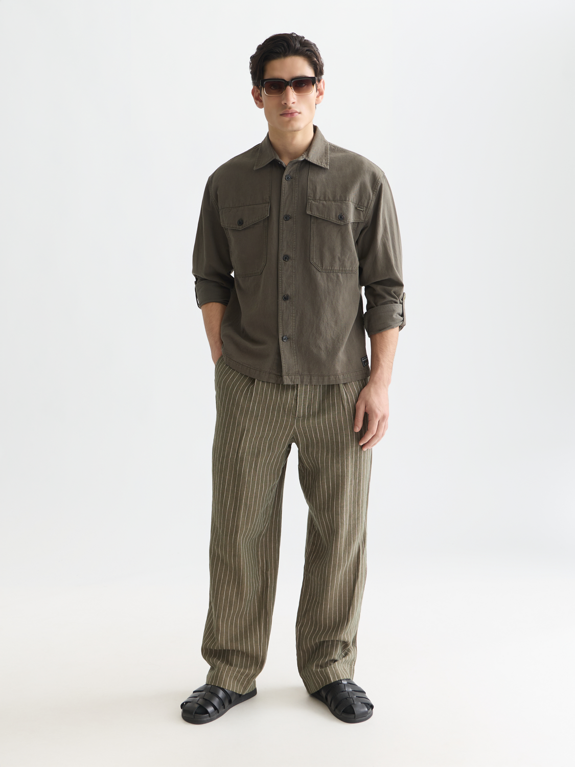 Pleated Pinstriped Cottonlinen Loose Straightfit Chino