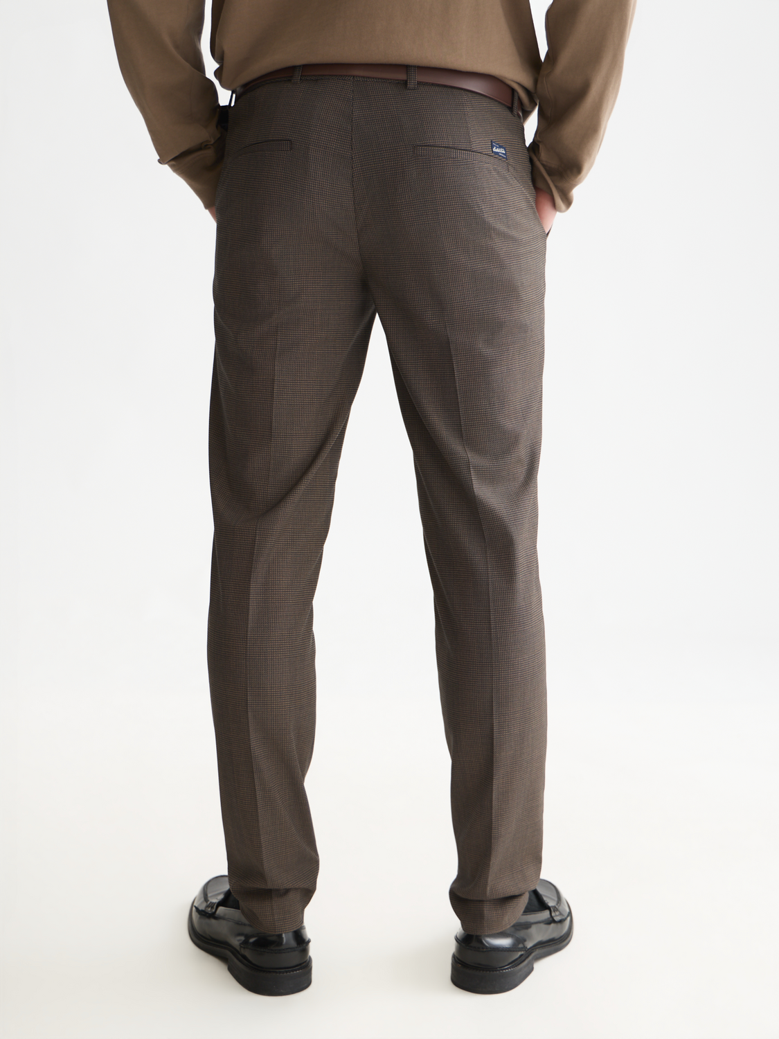 Mott Tailored Structured Yarn-Dyed Chino