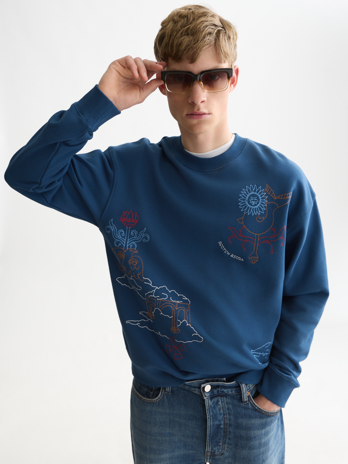 Placed Embroidered Artwork Relaxed-Fit Sweatshirt