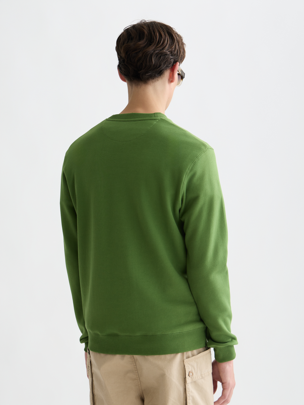 Seasonal Core Logo Badge Regularfit Sweatshirt