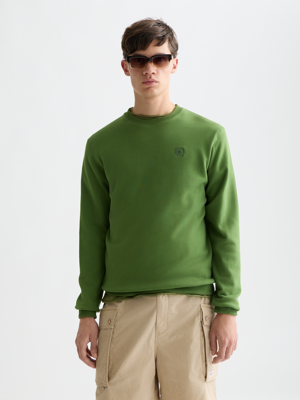 Seasonal Core Logo Badge Regularfit Sweatshirt