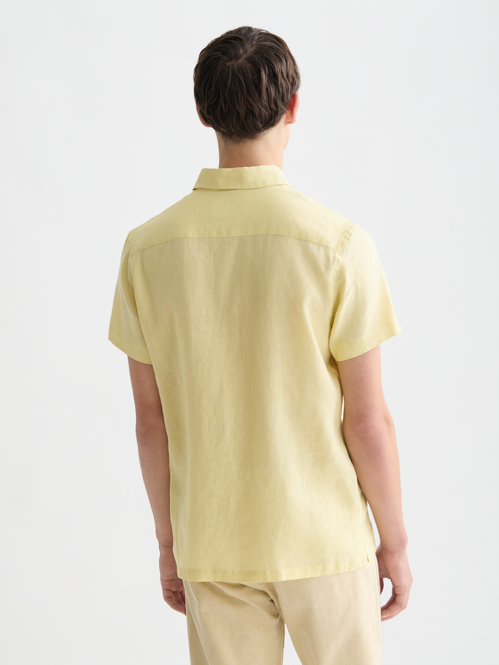 Essentials – Linen Regular-Fit Short Sleeve Shirt