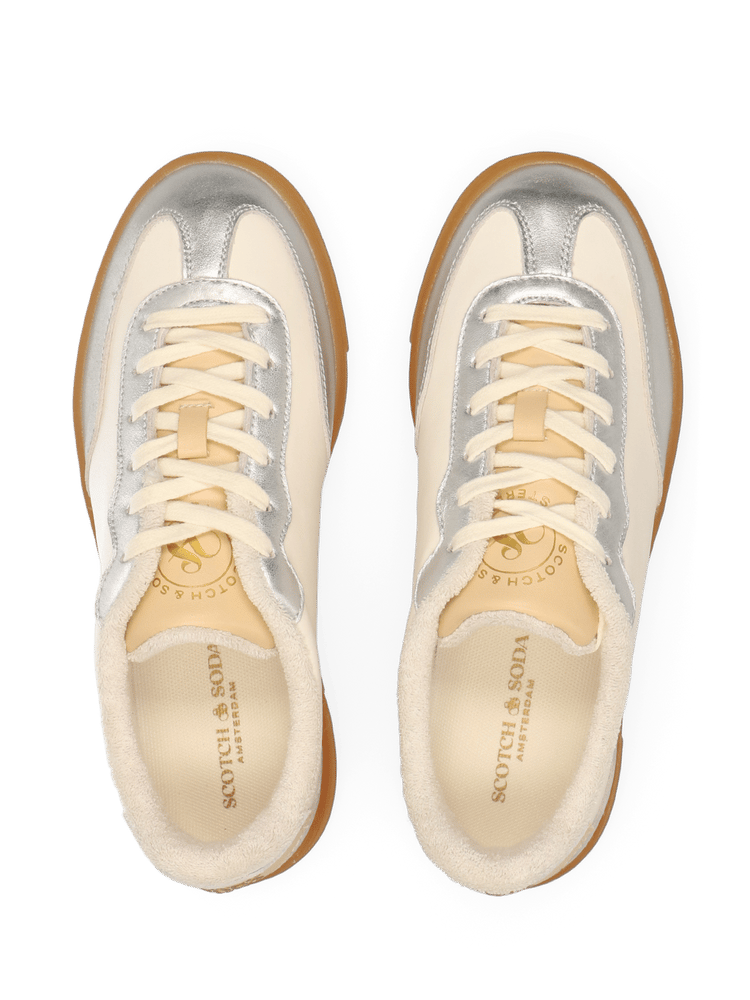 Nixie Sneakers