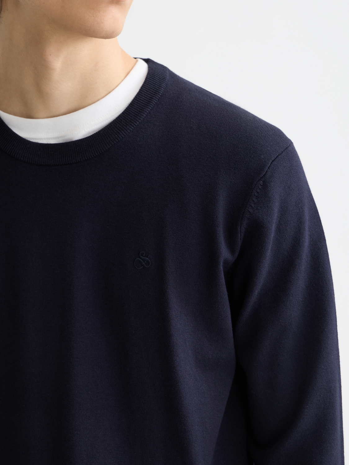 Core - Viscose Pullover Crewneck