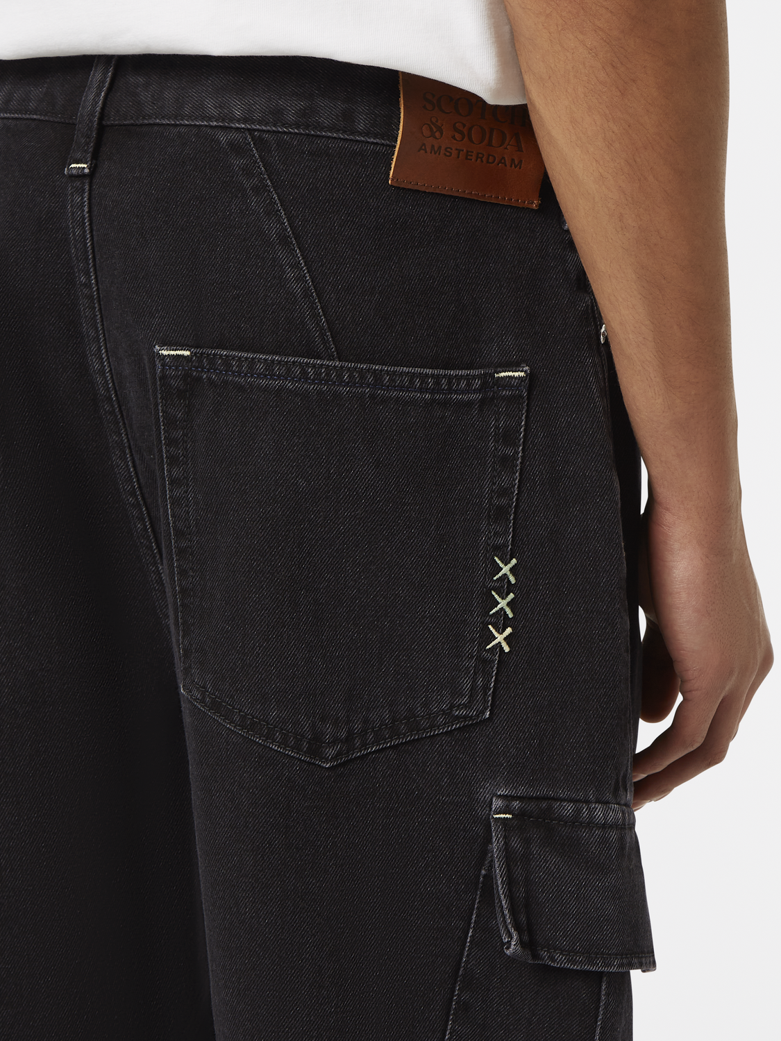 The Strand Loose Denim Cargo Short | Black Buzz