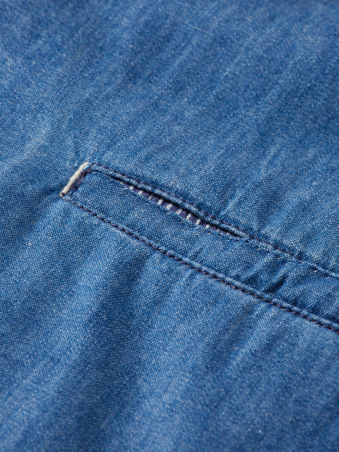 Relaxed-Fit Lightweight Denim Short Sleeve Shirt