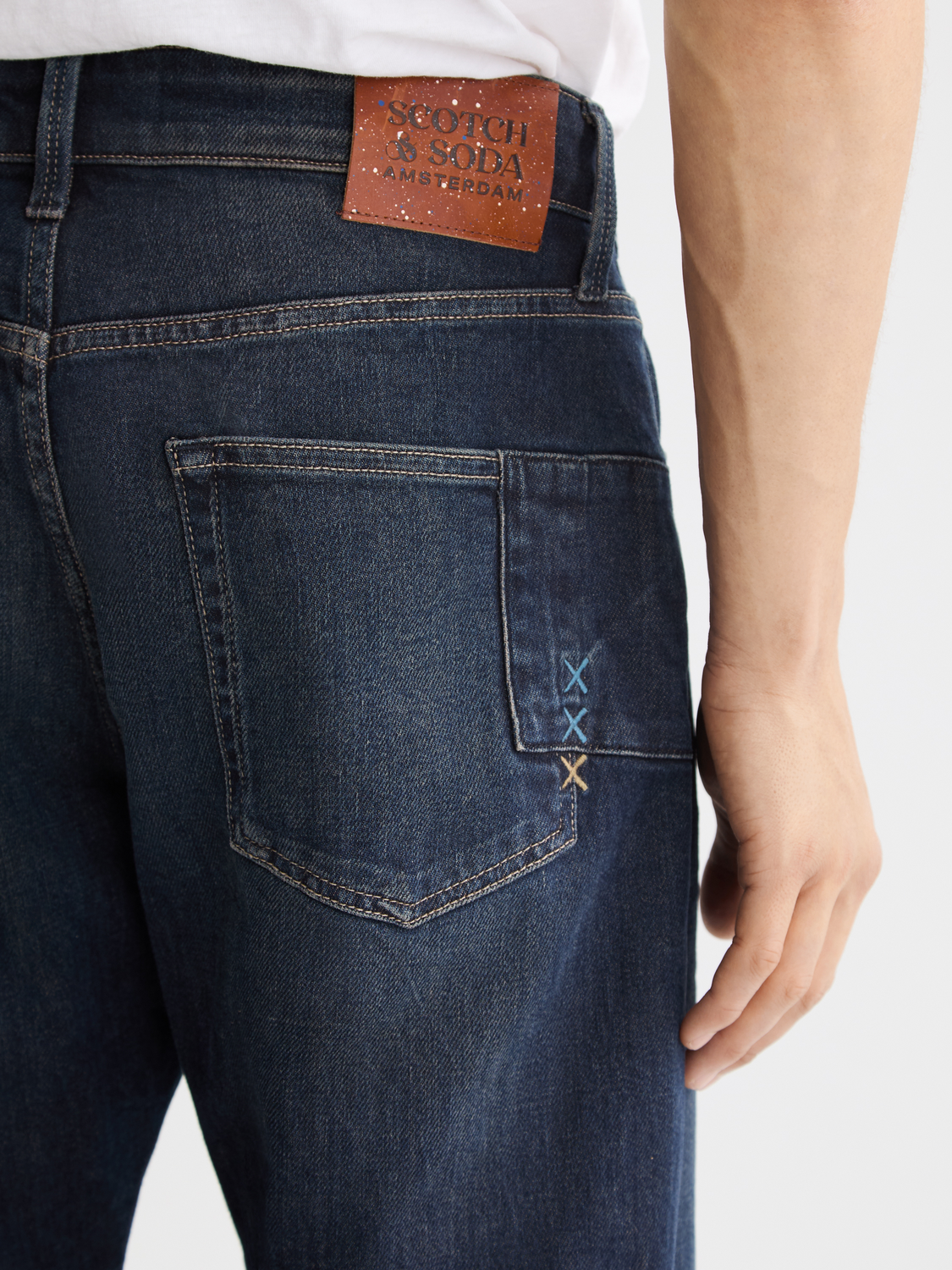 The Zee Straight Jeans — Paint It Blauw