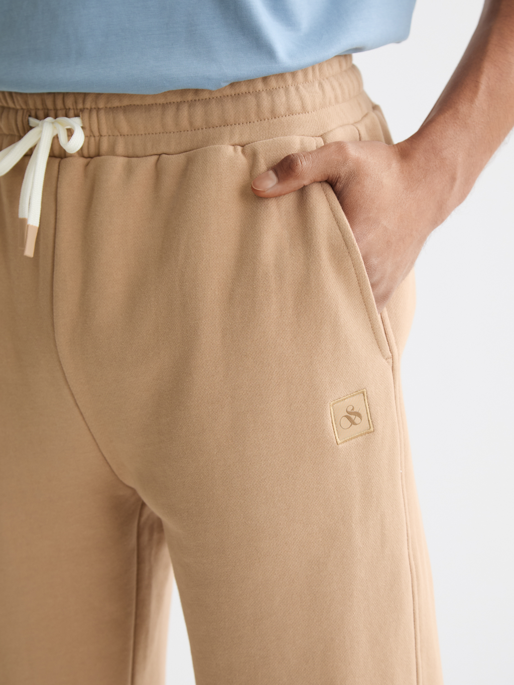 Seasonal Core - Logo Badge Sweatpants