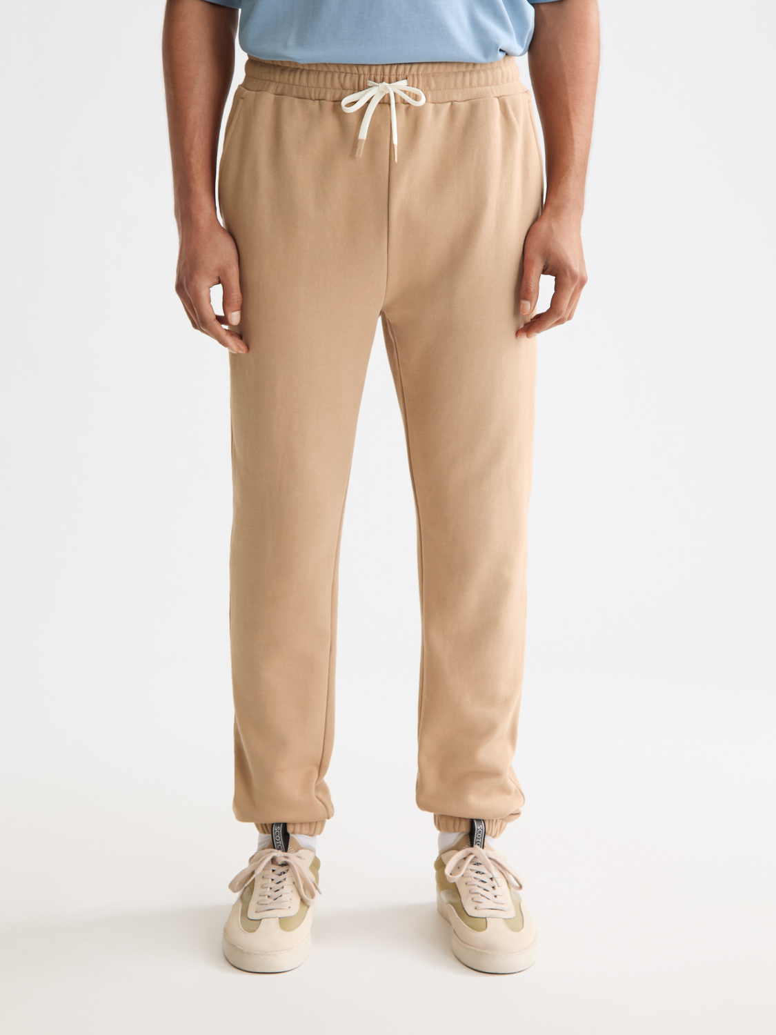 Seasonal Core - Logo Badge Sweatpants