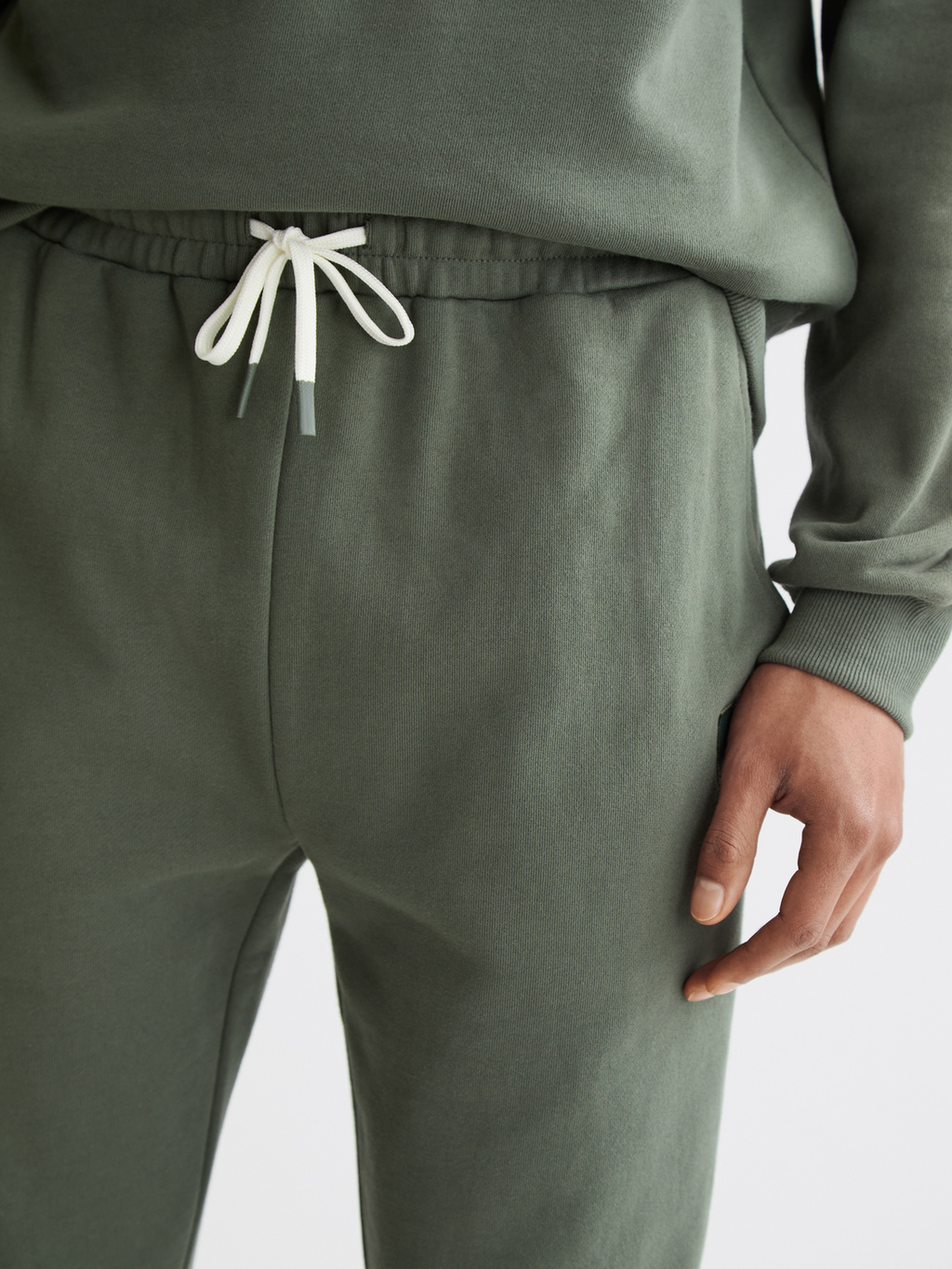 Seasonal Core - Logo Badge Sweatpants