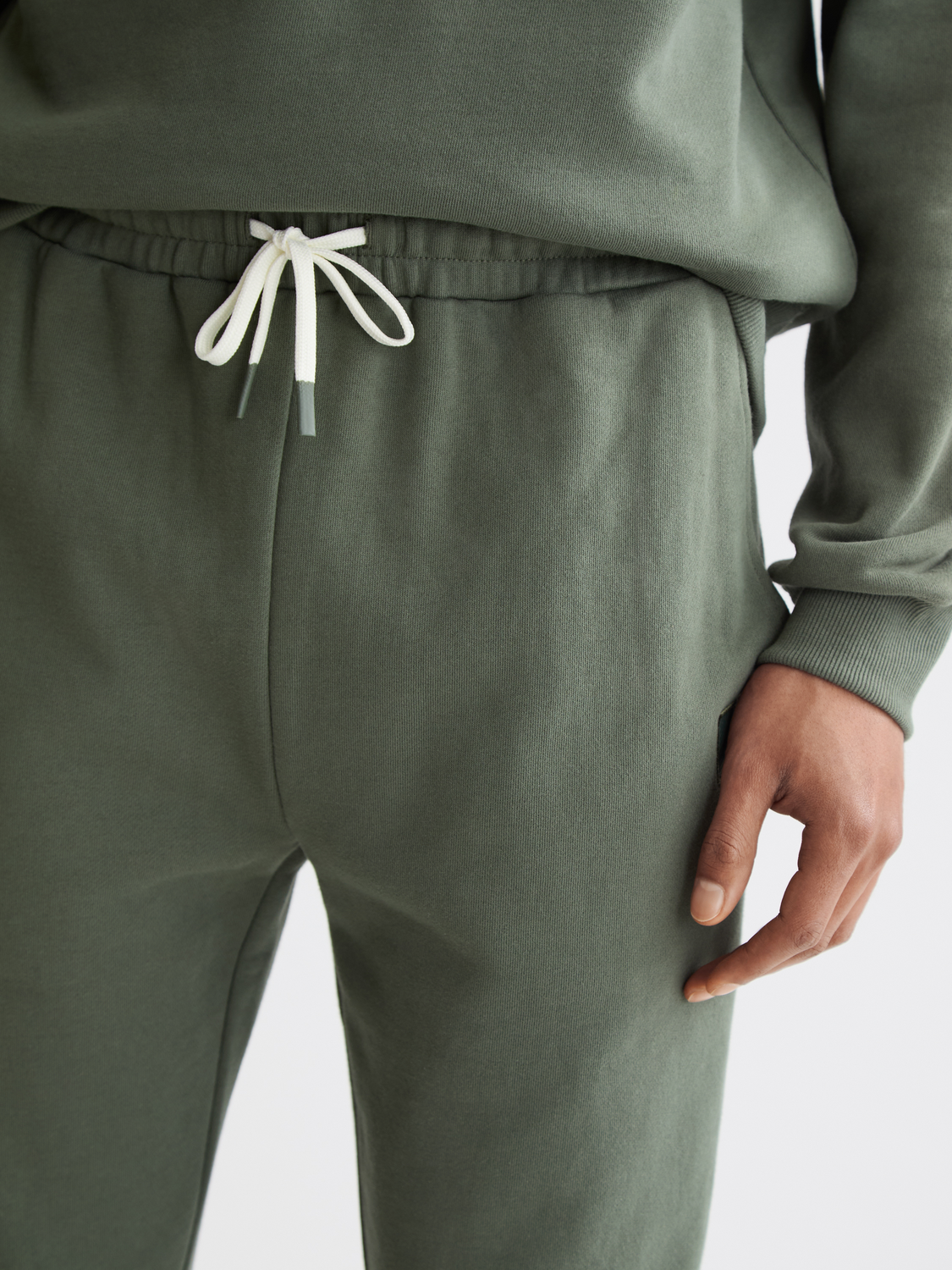 Seasonal Core - Logo Badge Sweatpants