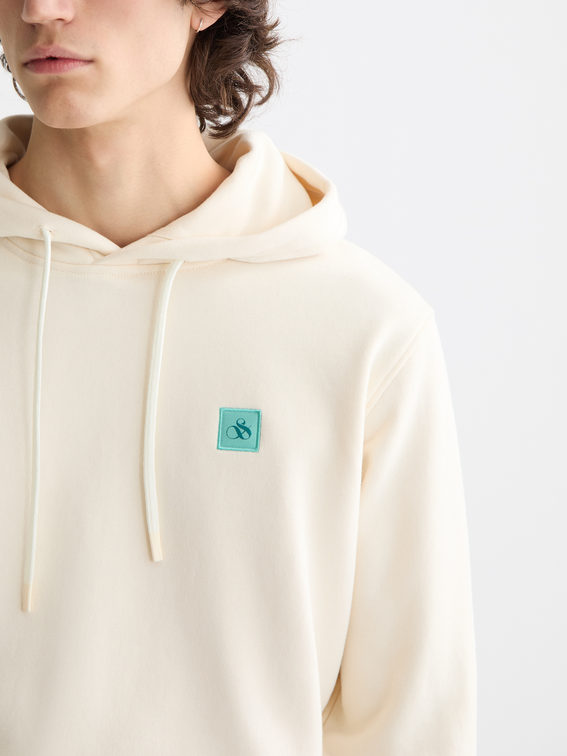 Seasonal Core - Regular-Fit Logo Badge Hoodie