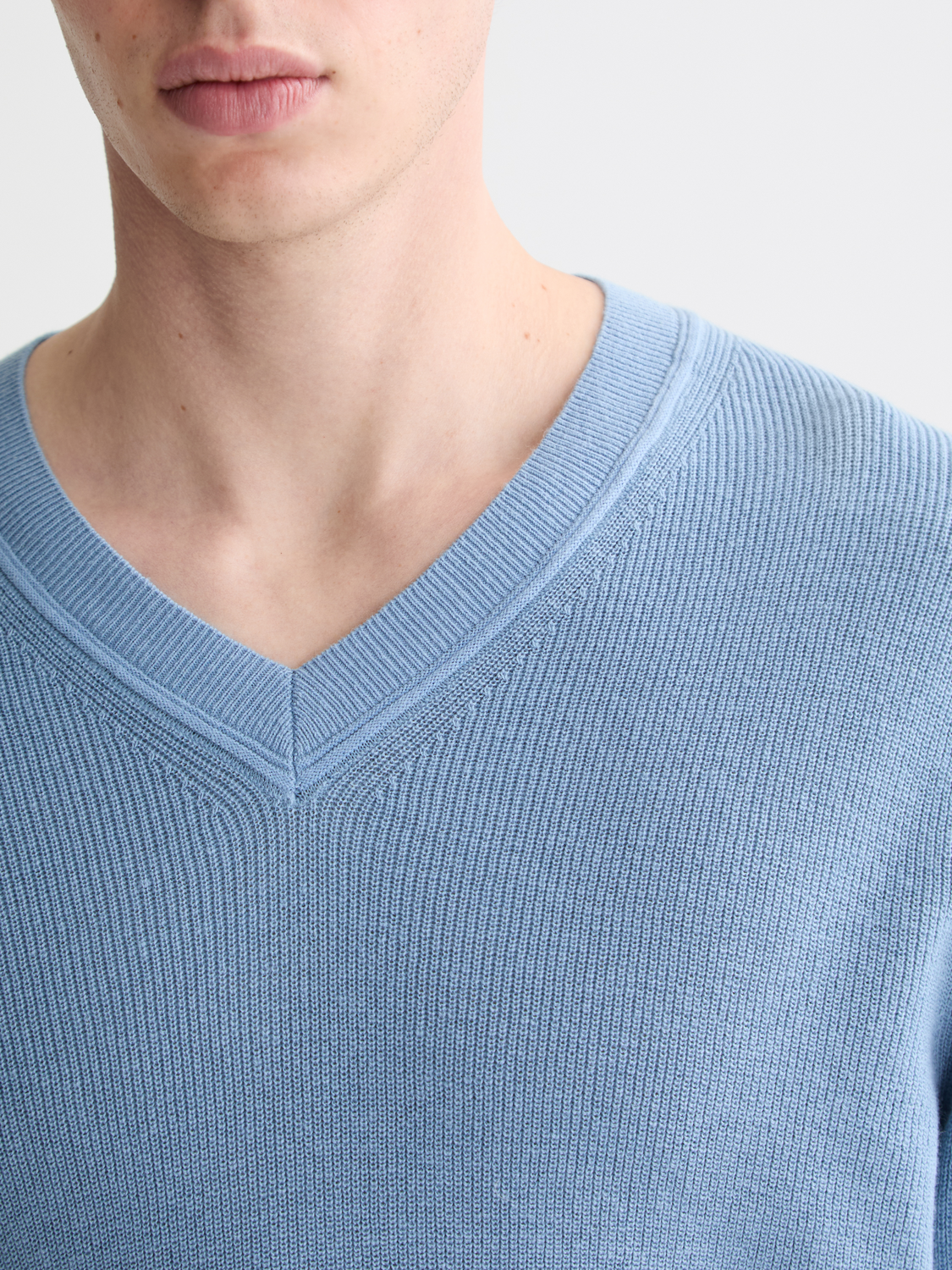 Regular-Fit Cotton Linen V-Neck Pullover