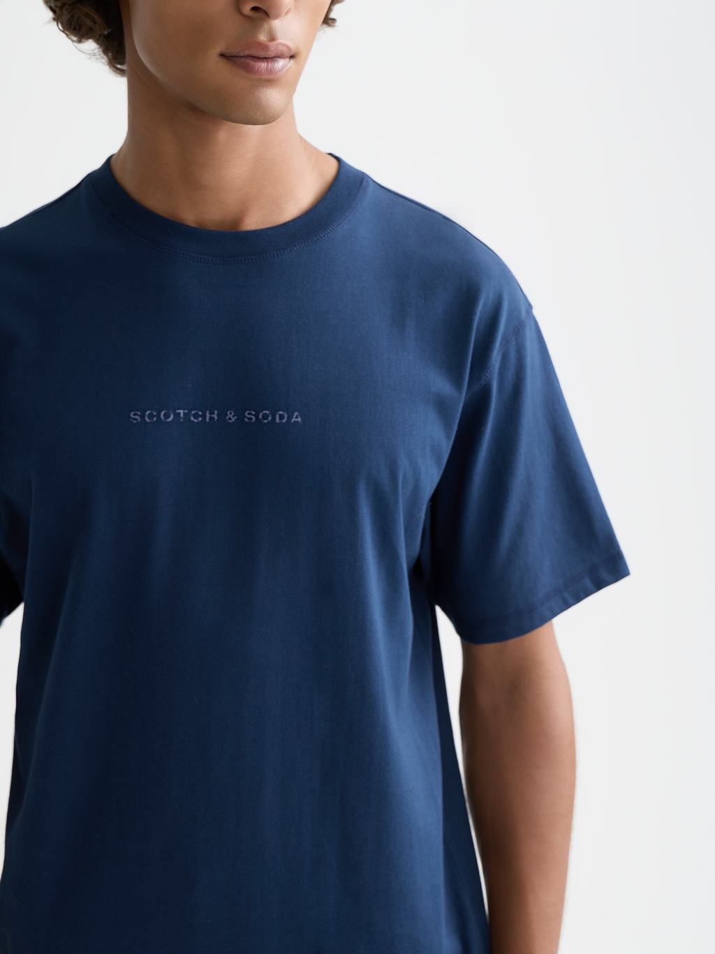 Seasonal Core Chest Artwork Relaxed-Fit T-Shirt
