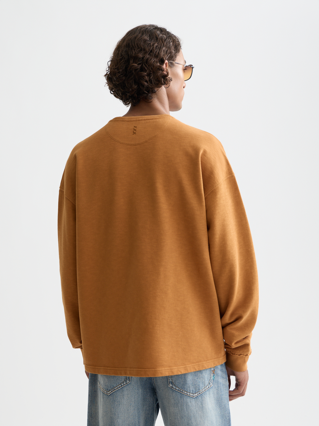 Seasonal Core 3 Crosses Program Loose-Fit Sweatshirt