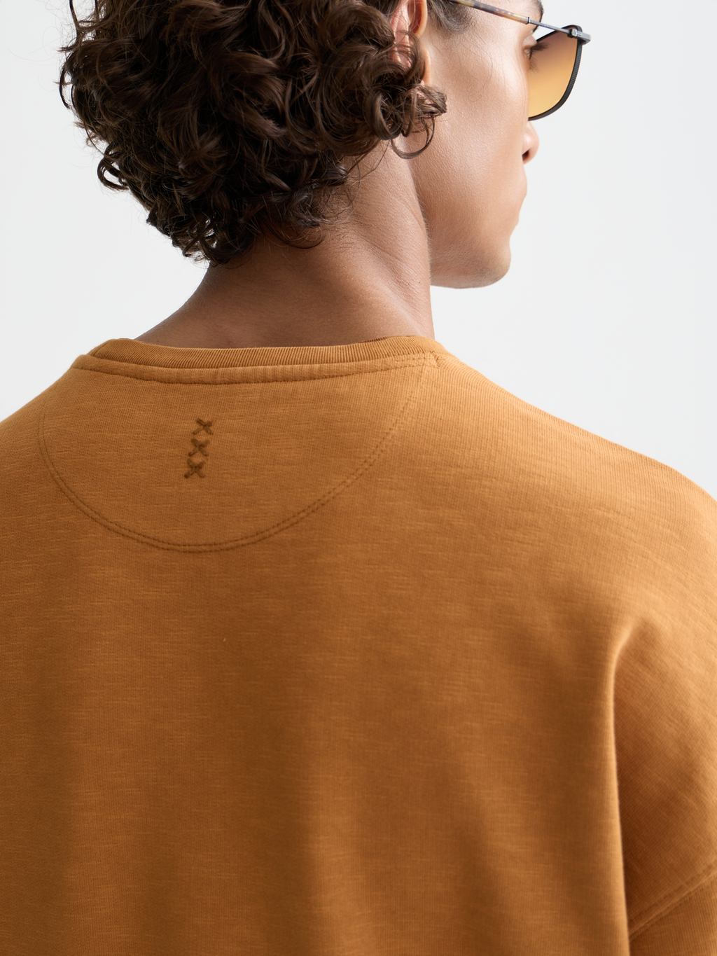 Seasonal Core 3 Crosses Program Loose-Fit Sweatshirt