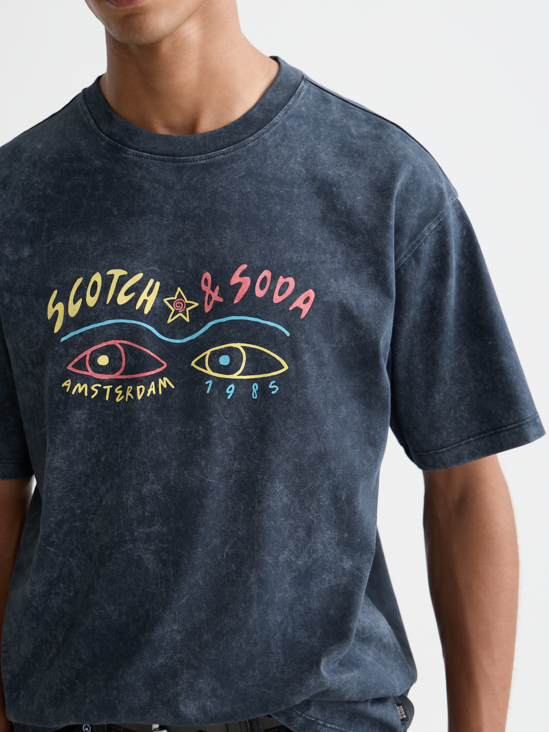 Front Artwork Relaxed-Fit Snow-Washed T-Shirt