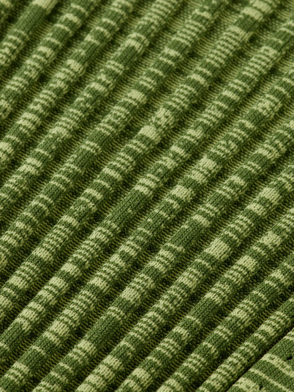 Ribbed knitted pullover