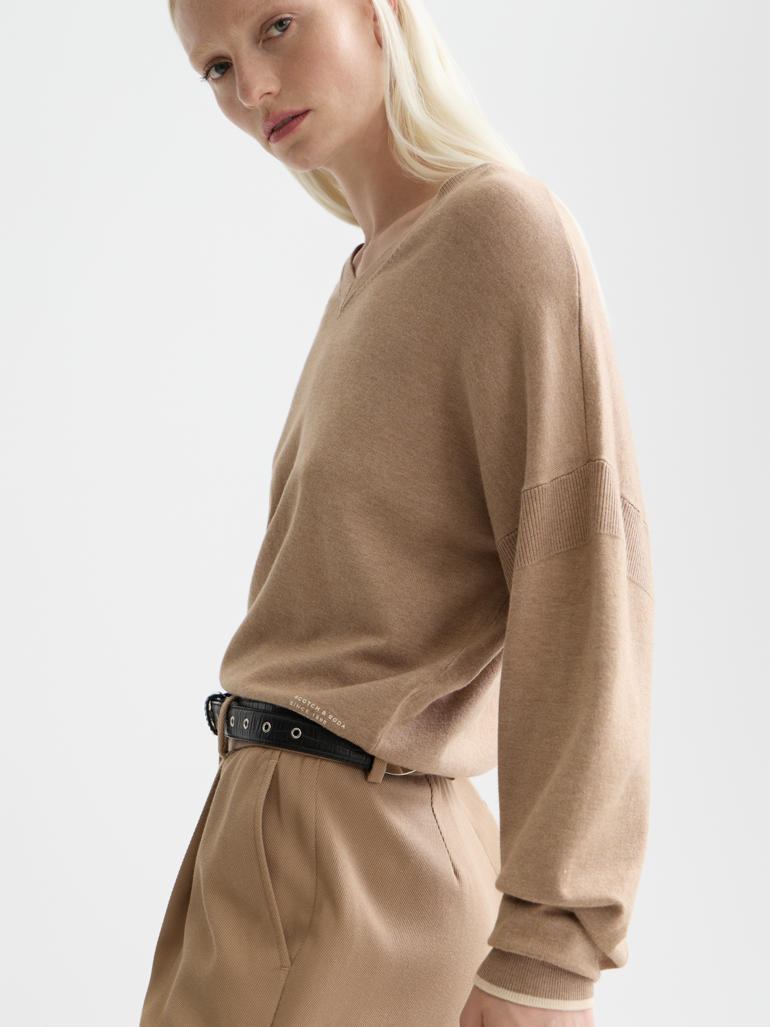 V-Neck Relaxed Pullover