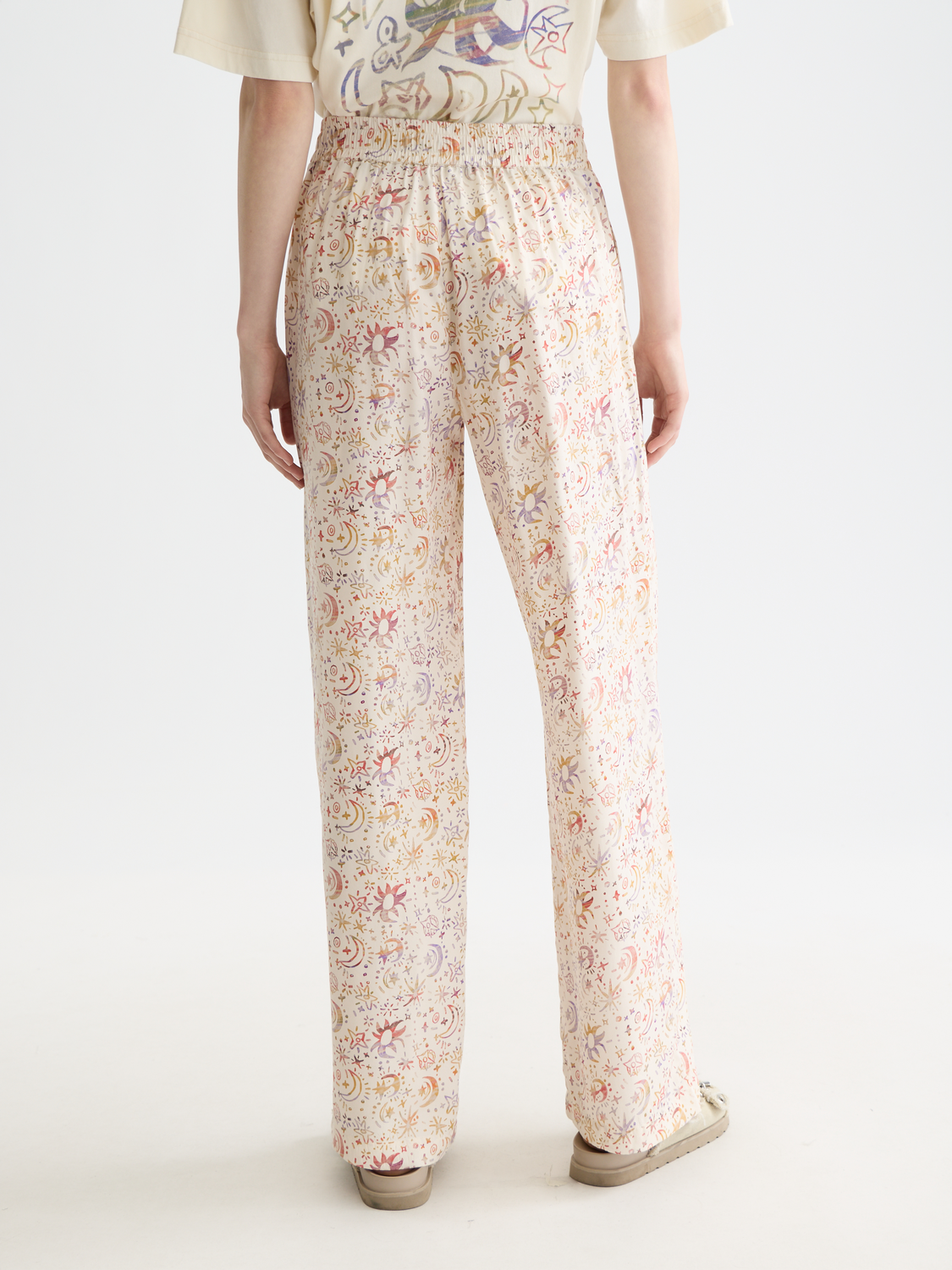Gia - Mid Rise Wide Leg All Over Printed Pants