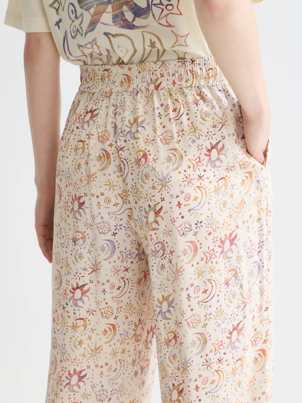 Gia - Mid Rise Wide Leg All Over Printed Pants