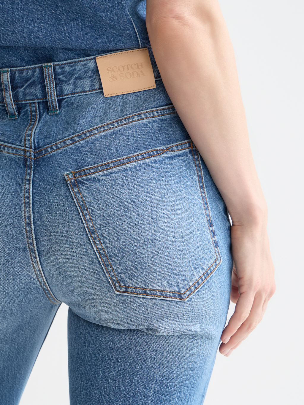 The Glow Bootcut Jeans