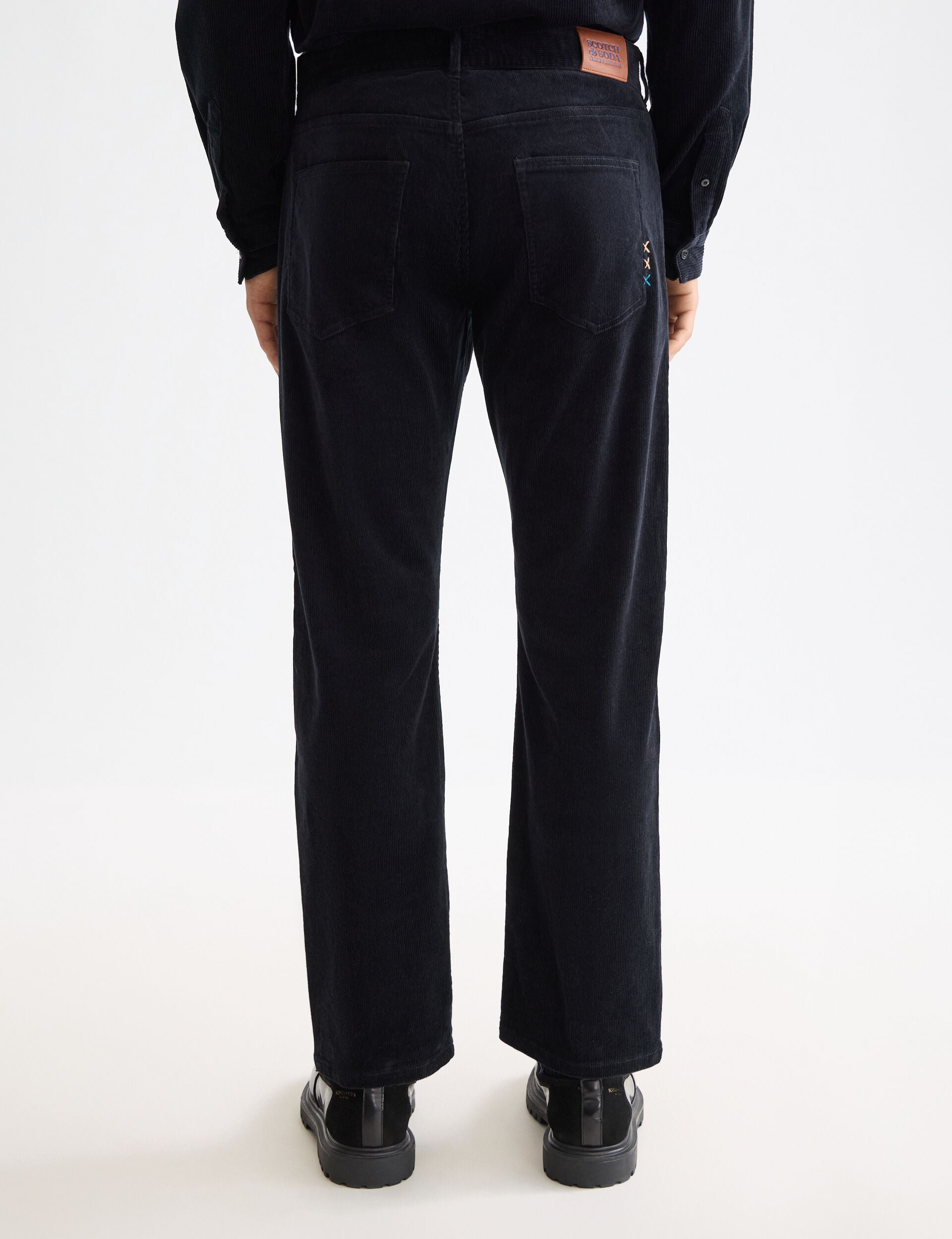 The Zee straight pants in coloured corduroy – Scotch & Soda