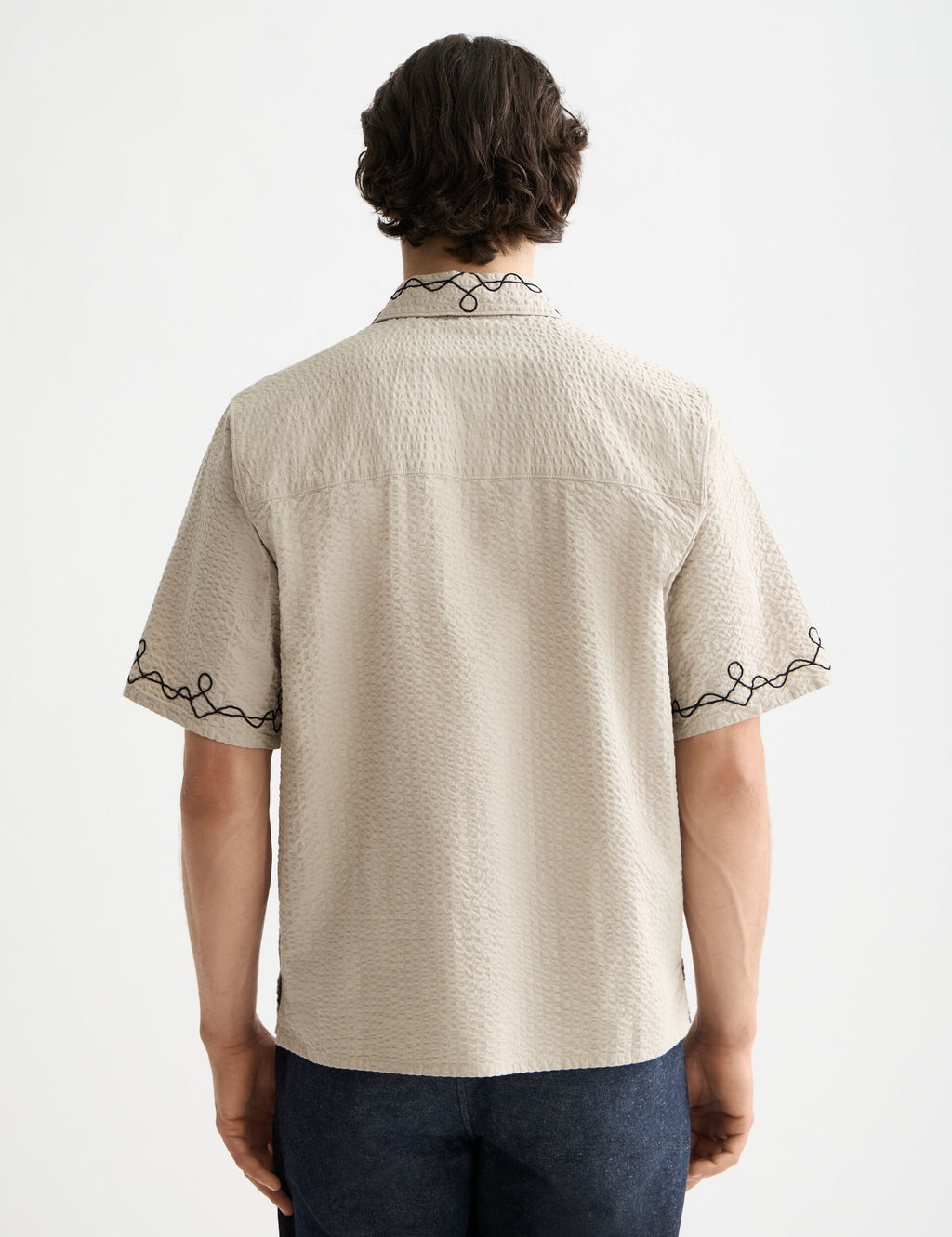 Embroidered short-sleeved shirt