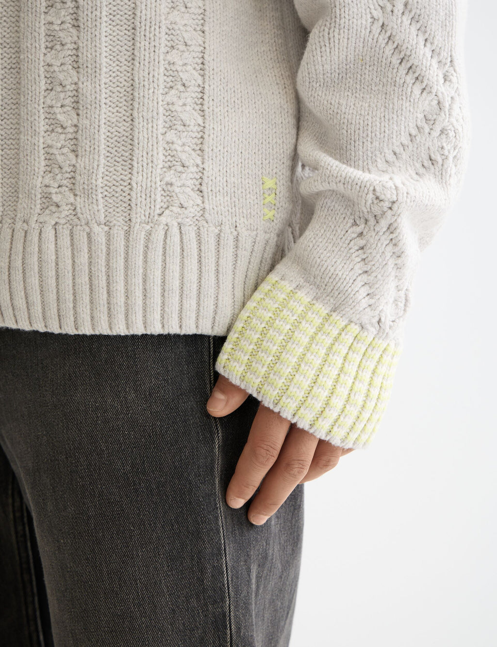 V-Neck chunky cable loose fit pullover