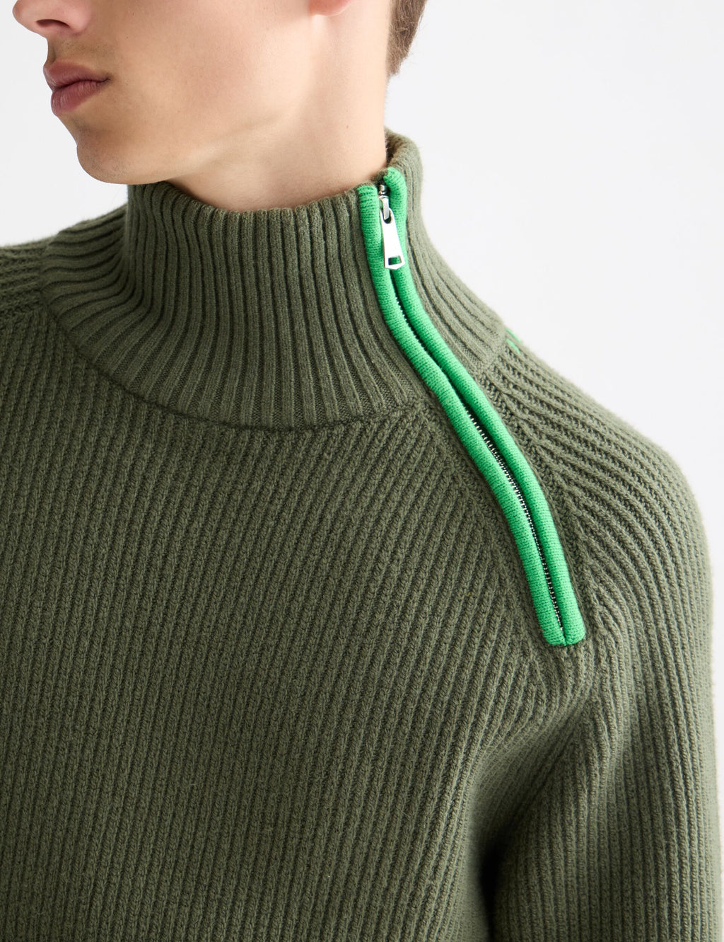 Troyer Raglan zip pullover