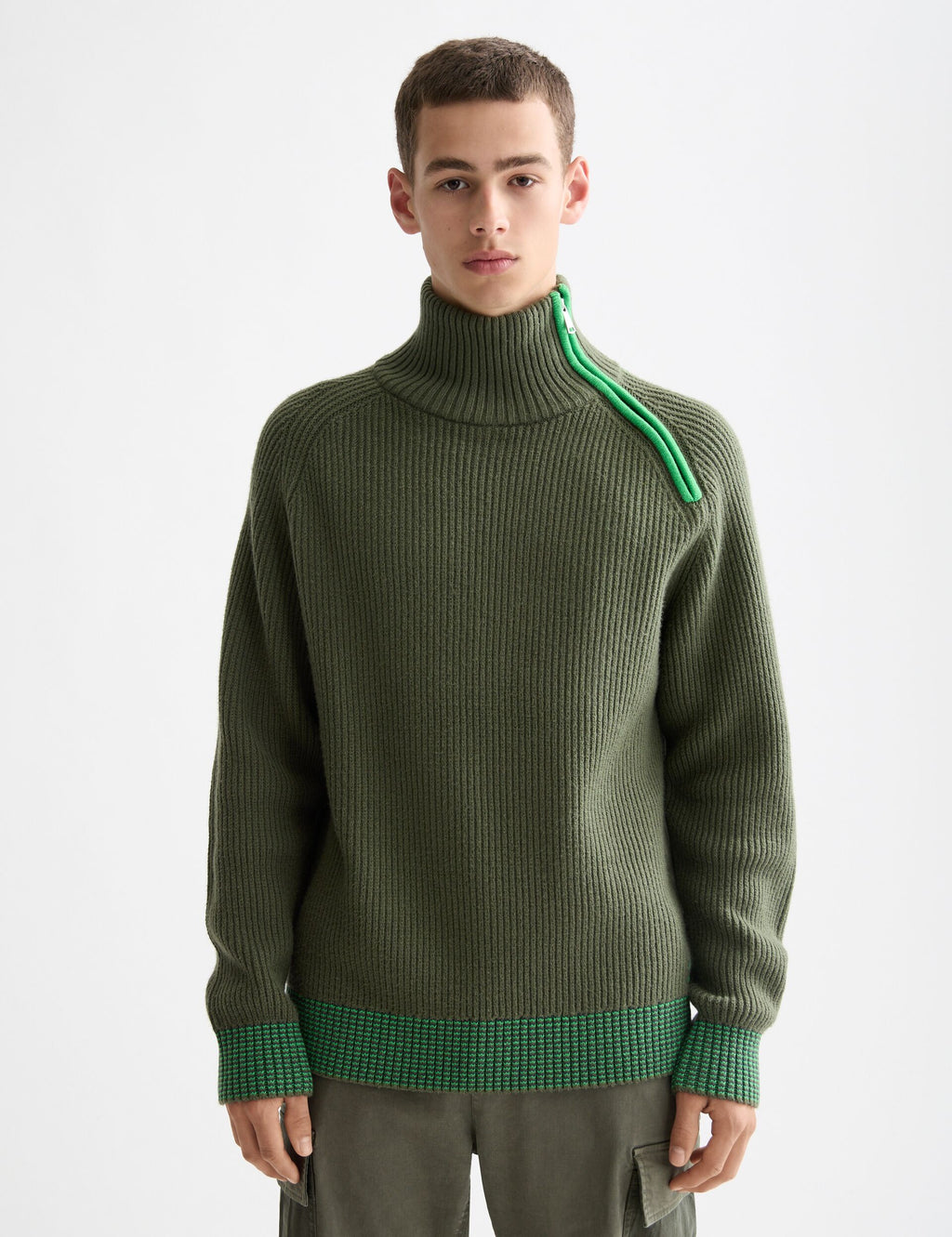 Troyer Raglan zip pullover