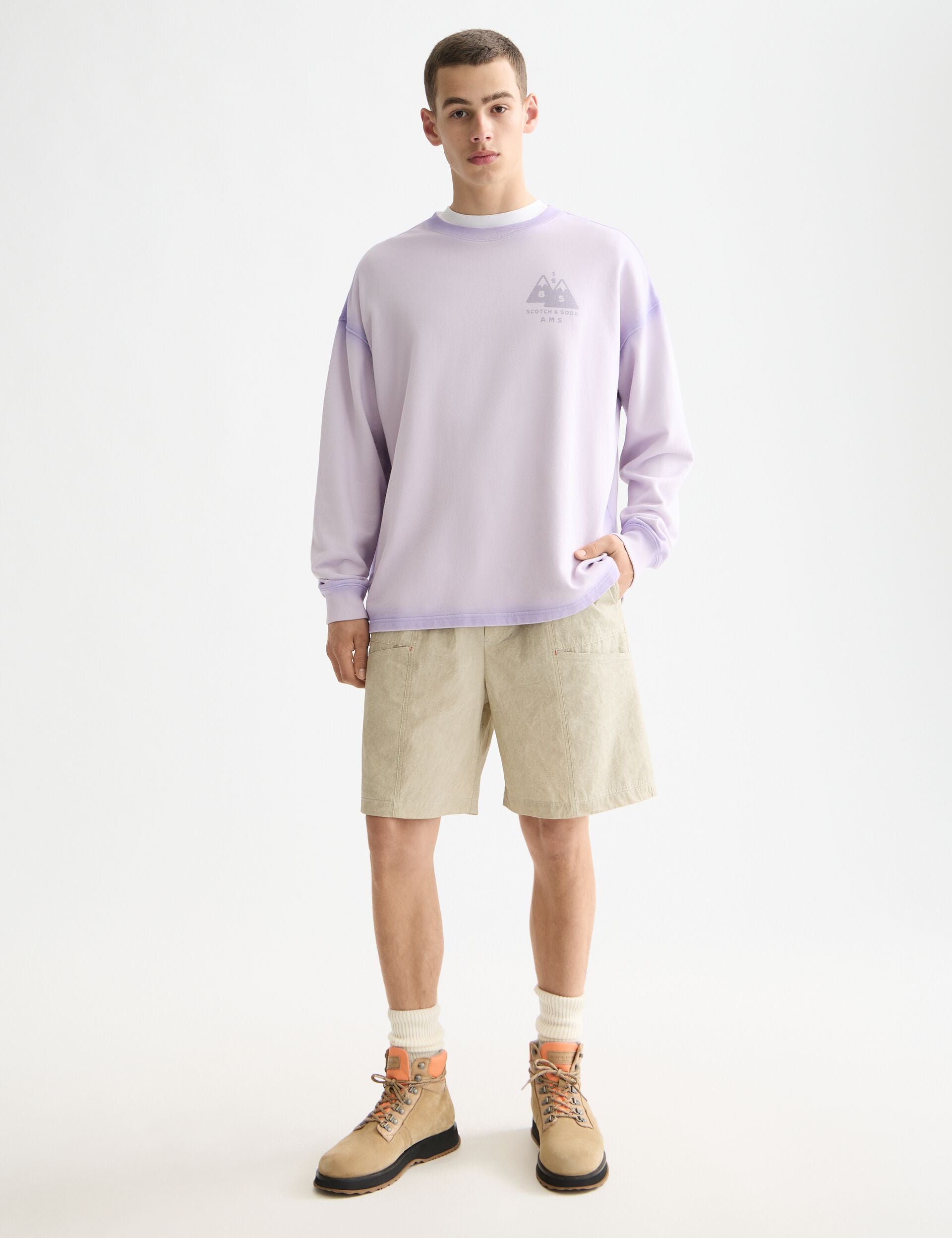 Relaxed fit garment-dyed artwork sweatshirt
